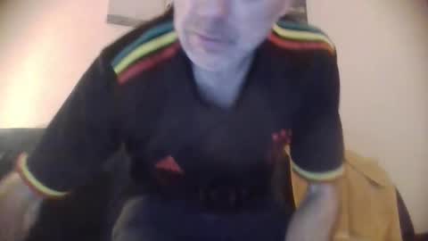 burnleyguy1977 online show from December 16, 5:59 am