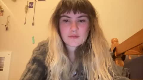 Snapshot of bushbabe3008 chatting on October 14, 5:21 am esme gray online show from October 14, 5:21 am