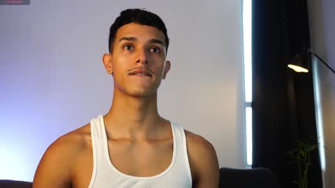 Buster independent model online show from April 1, 5:43 pm