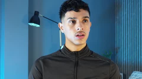 Buster independent model online show from September 17, 4:32 pm