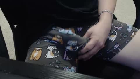 bustinpp online show from December 16, 7:48 am