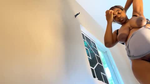 bustyirie online show from April 9, 2:56 pm