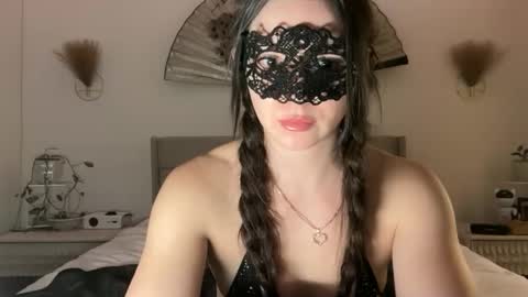 busy_bee69 online show from January 12, 5:25 am