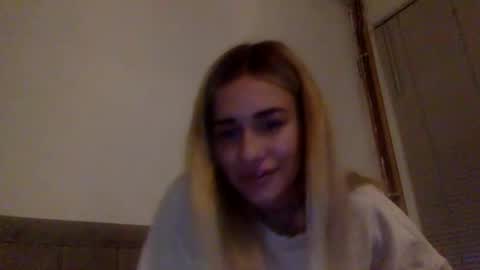 Khaleesiiiii online show from December 14, 12:50 am