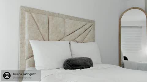    online show from November 4, 10:55 pm