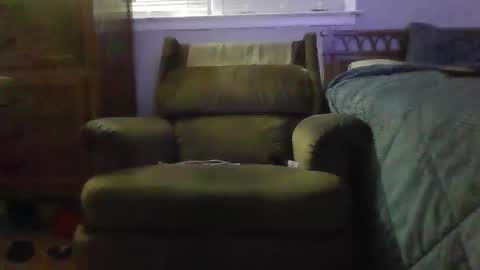 Snapshot of bygd334 chatting on October 18, 10:52 am biggdw79 online show from October 18, 10:52 am