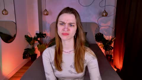 Polly online show from March 31, 9:04 pm