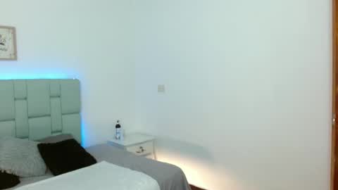 Cailyn Independent model online show from December 7, 6:10 pm