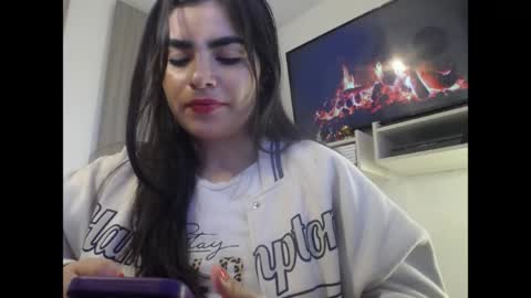 caitlingomez0 online show from May 5, 11:38 am