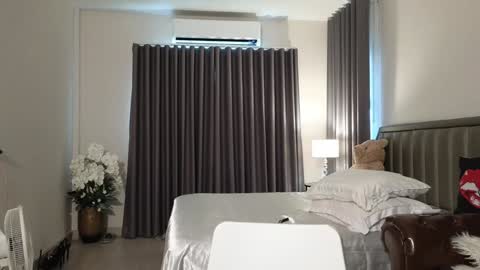 Call Me Linda online show from February 9, 2:38 am