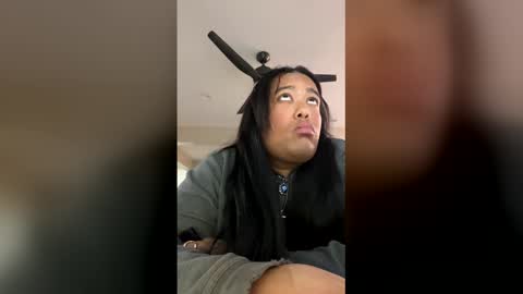 camzxoxox online show from December 14, 1:23 am