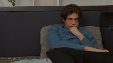 Calvin online show from January 15, 3:33 am