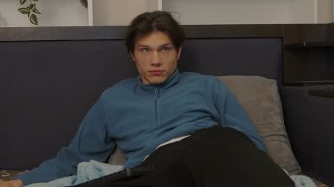 Calvin online show from January 15, 12:30 am