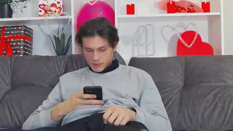 Calvin online show from February 15, 8:54 pm