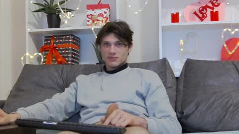 Calvin online show from February 6, 7:40 pm