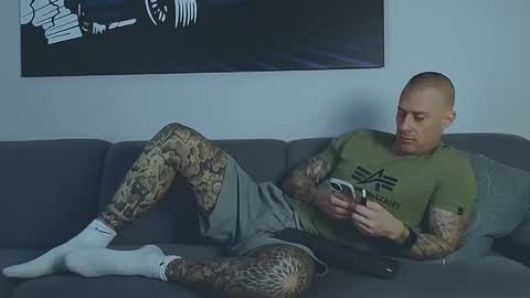 Calvin  online show from February 13, 8:28 am