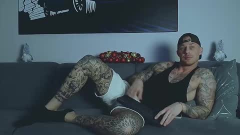 Calvin  online show from December 23, 1:01 am