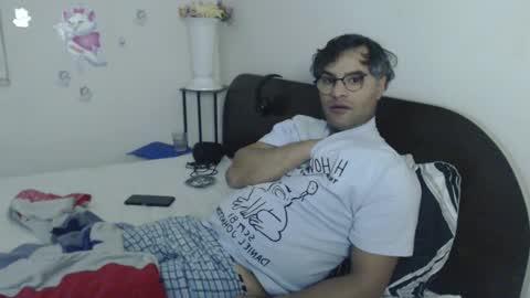 Calvinjohnlad online show from November 29, 6:04 pm