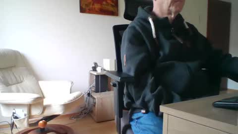 camcologne online show from February 7, 10:19 am