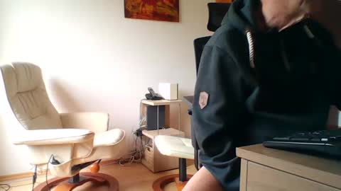 camcologne online show from December 5, 10:28 am