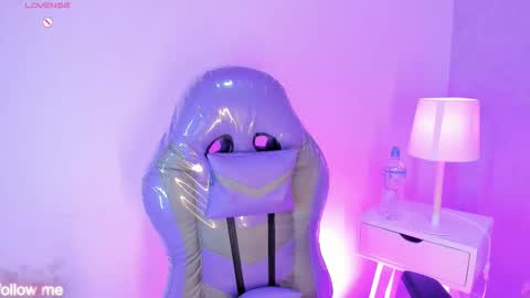 Camelia Smith online show from November 20, 4:00 am