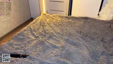 Hello My name is Rina  im new model here and little but shy but curious. online show from January 5, 5:27 pm