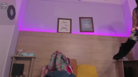 Snapshot of camila__montes chatting on September 9, 12:38 pm camila__montes online show from September 9, 12:38 pm