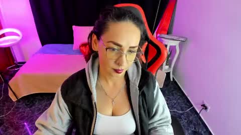 camila_bj online show from June 25, 3:58 am
