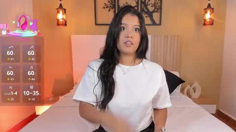 Snapshot of camila_bustamante_ chatting on September 29, 3:44 pm camila_bustamante_ online show from September 29, 3:44 pm