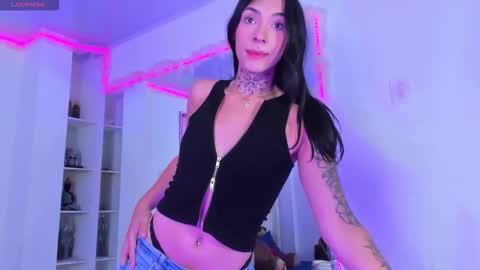  s online show from October 6, 4:47 pm