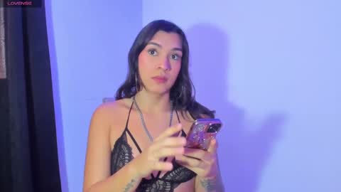  s online show from March 9, 3:27 pm