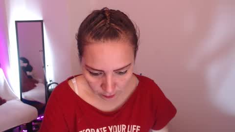 Snapshot of camila_delarosa chatting on September 24, 4:36 pm camila online show from September 24, 4:36 pm