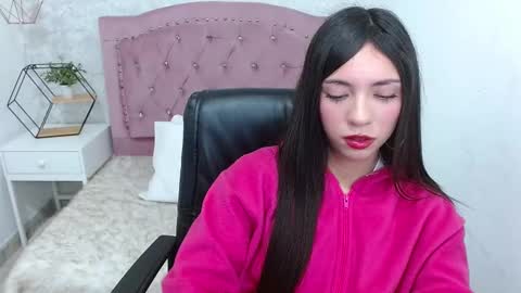 Snapshot of camilah_tk chatting on February 17, 12:05 pm Cami online show from February 17, 12:05 pm