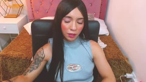 Snapshot of camilah_tk chatting on October 3, 8:39 pm Cami online show from October 3, 8:39 pm