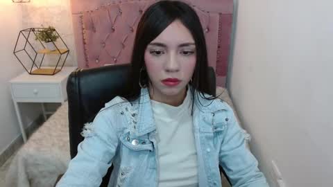 Snapshot of camilah_tk chatting on February 22, 11:57 am Cami online show from February 22, 11:57 am