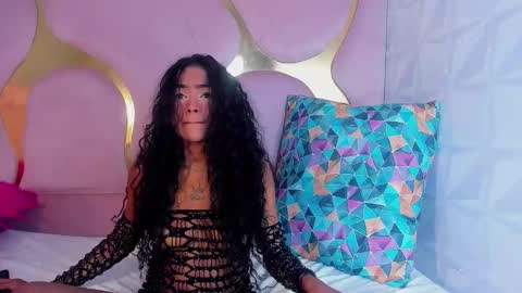 Snapshot of camilaqueenh chatting on October 20, 2:05 am camilaqueenh online show from October 20, 2:05 am