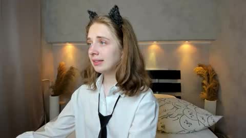 Snapshot of camilla_kelly chatting on October 3, 1:15 am Camilla online show from October 3, 1:15 am
