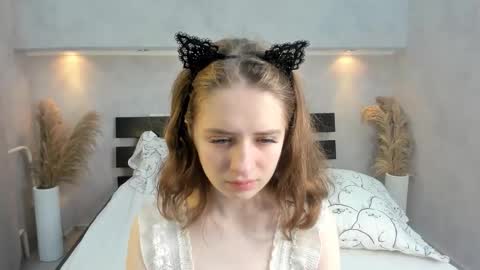 Snapshot of camilla_kelly chatting on October 15, 1:09 am Camilla online show from October 15, 1:09 am