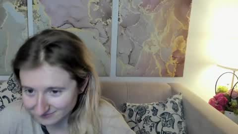 camilladreamer online show from May 25, 3:40 pm