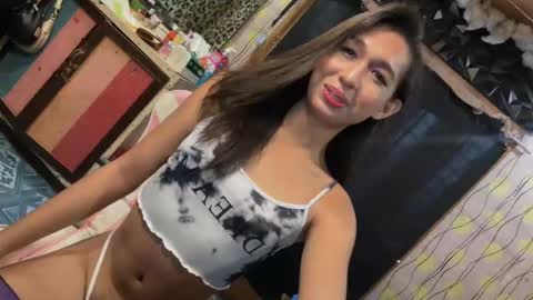 Snapshot of camillaslutttx chatting on October 14, 4:48 am camillaaa ig mszane3e online show from October 14, 4:48 am