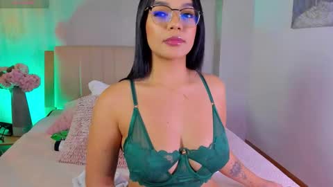 Camille Lynn online show from November 16, 4:58 am