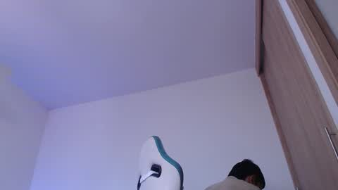 camilo_contre21 online show from March 25, 7:31 pm