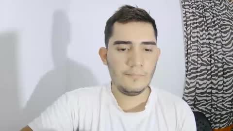 Snapshot of camilowhite_ chatting on October 20, 7:08 pm Camilowhite online show from October 20, 7:08 pm