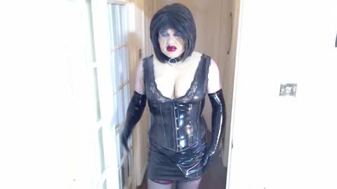 candi smokes online show from March 18, 1:50 pm