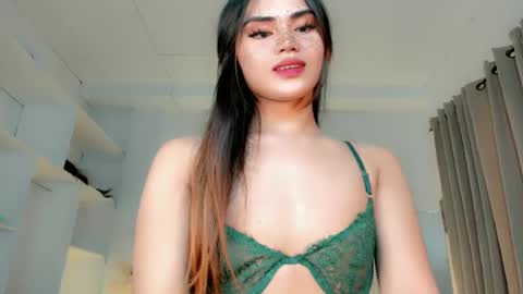 Snapshot of candicebelove1 chatting on December 31, 5:55 am candicebelove1 online show from December 31, 5:55 am