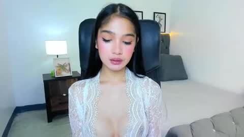 candiceferragamo online show from January 7, 12:10 pm