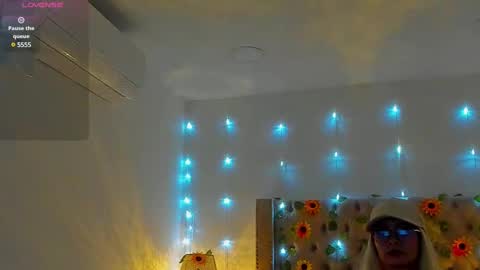 Candie  online show from March 7, 11:40 am