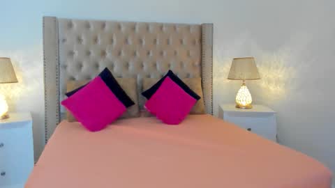 Candie  online show from November 4, 11:55 am