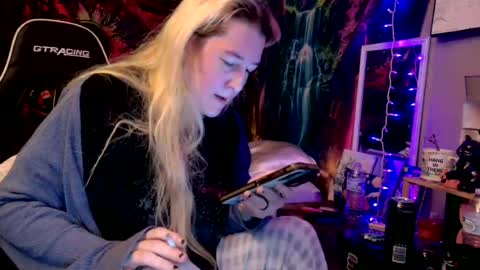 Candi online show from June 15, 5:32 am