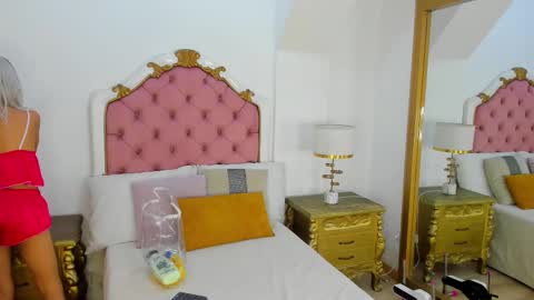 Snapshot of candy5girl chatting on February 17, 7:44 pm Candy online show from February 17, 7:44 pm